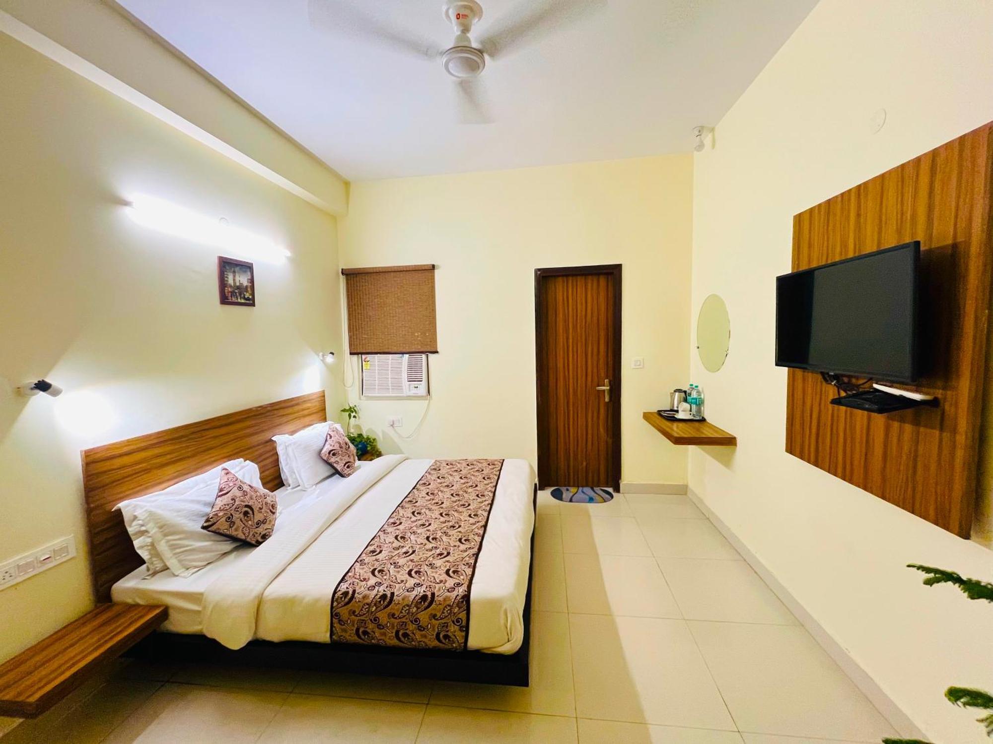 Ganga Ashoka Hotel Rishikesh Exterior photo