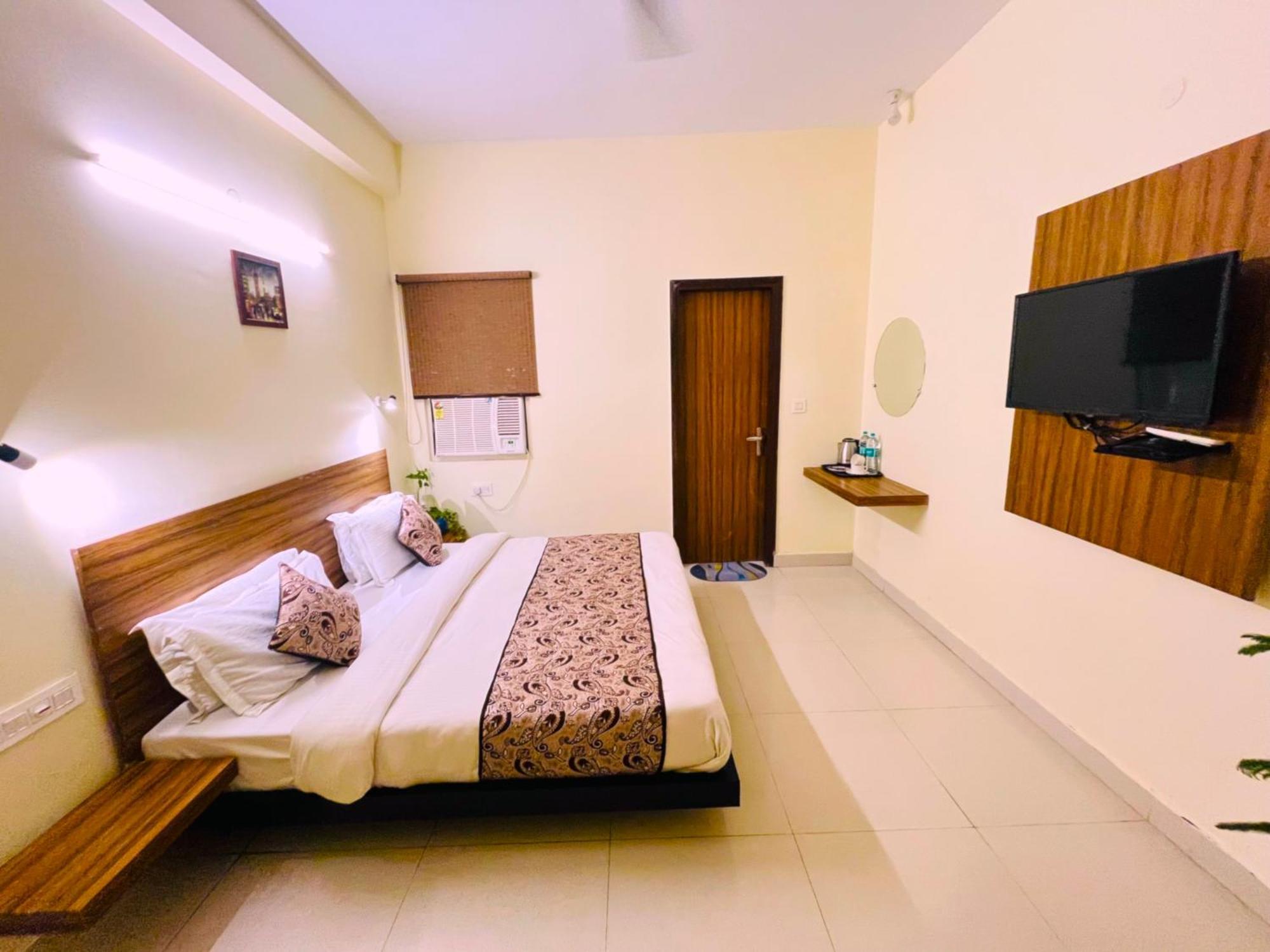 Ganga Ashoka Hotel Rishikesh Exterior photo
